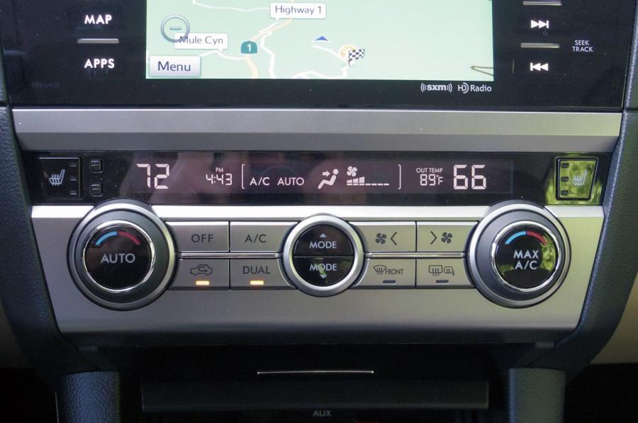  Subaru Legacy 2015 года  (US) (фото 23 из 35)